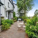 Howe * Bowness-on-Windermere