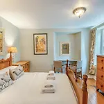 Howe * Bowness-on-Windermere