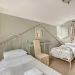 Howe * Bowness-on-Windermere